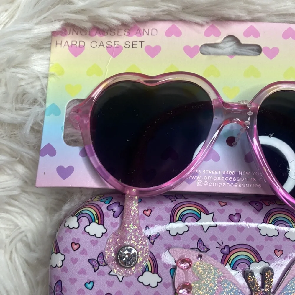 Miss Gwen’s OMG Accessories Pink Heart Sunglasses Hard Case Set